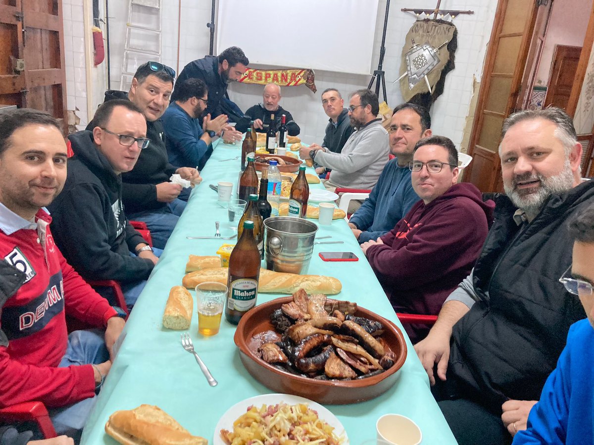 Comilitons tweet media