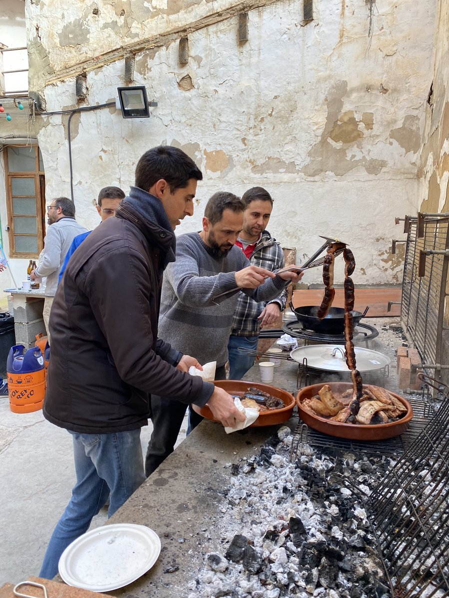 Comilitons tweet media