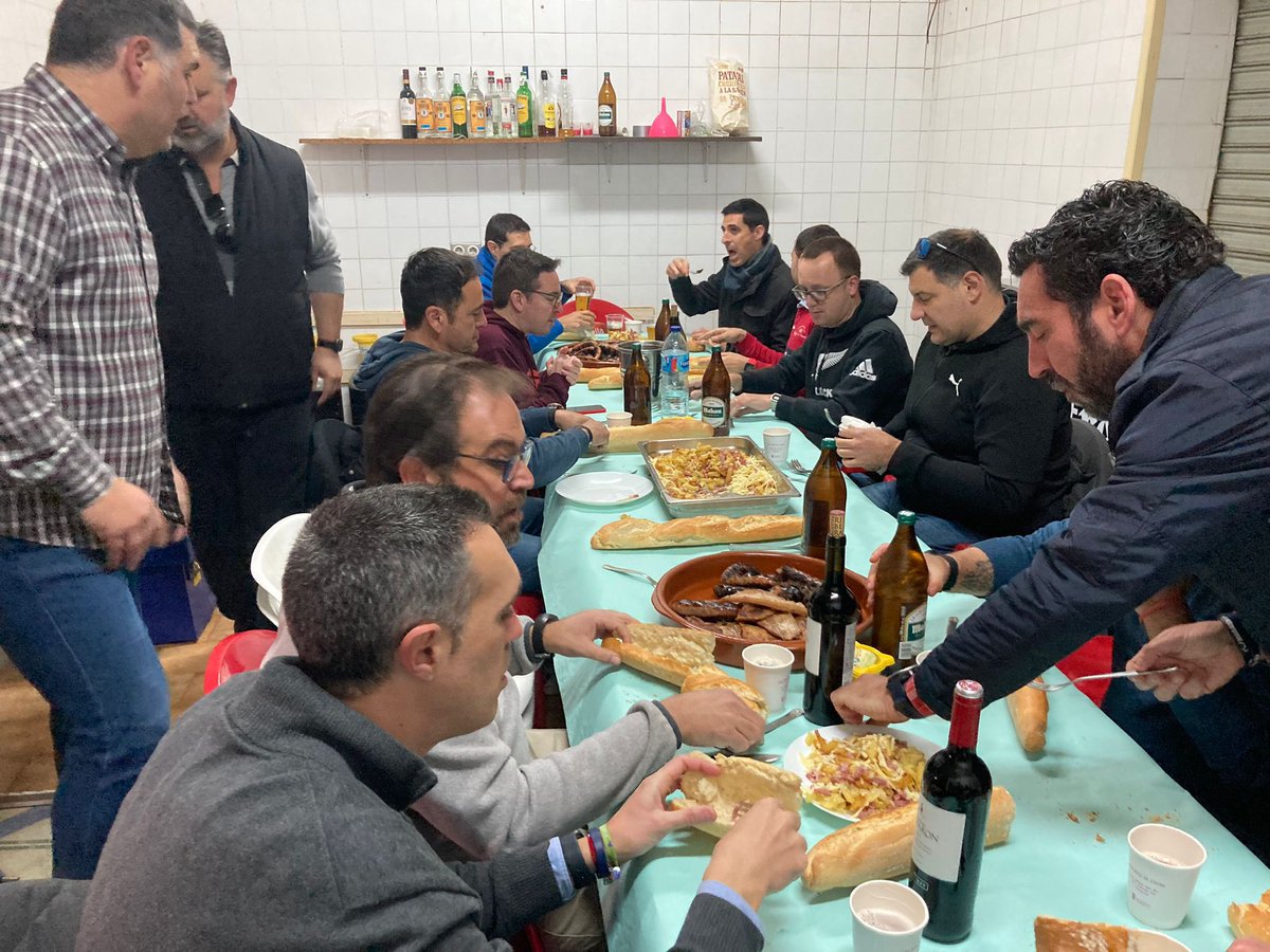 Comilitons tweet media