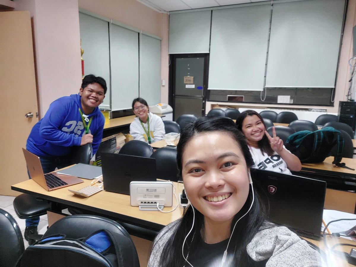 fritzjanross's tweet photo. Hoping for the best!! All for Him! Laban Team USC! https://t.co/tZ0gB4eMtJ