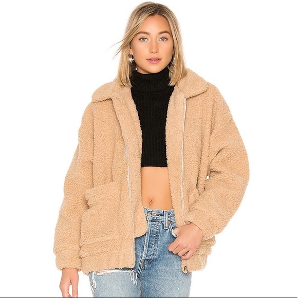 LMorales31's tweet photo. So good I had to share! Check out all the items I'm loving on @Poshmarkapp #poshmark #fashion #style #shopmycloset #charlotterusse #iamgia #paige: https://t.co/sC1VO75fal https://t.co/cthoKGT0Zd