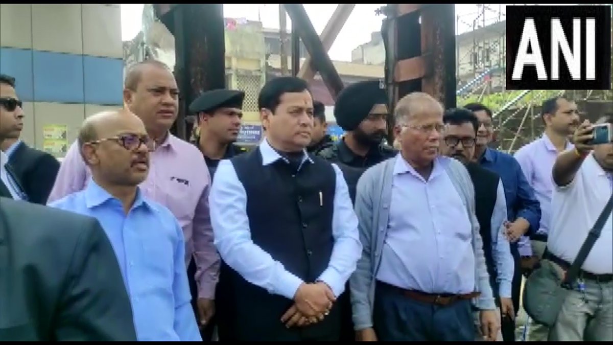 Jorhat, Assam| Union Minister Sarbananda Sonowal met the victims of the massive … Jorhat, Assam| Union Minister Sarbananda Sonowal met the victims of the massive …