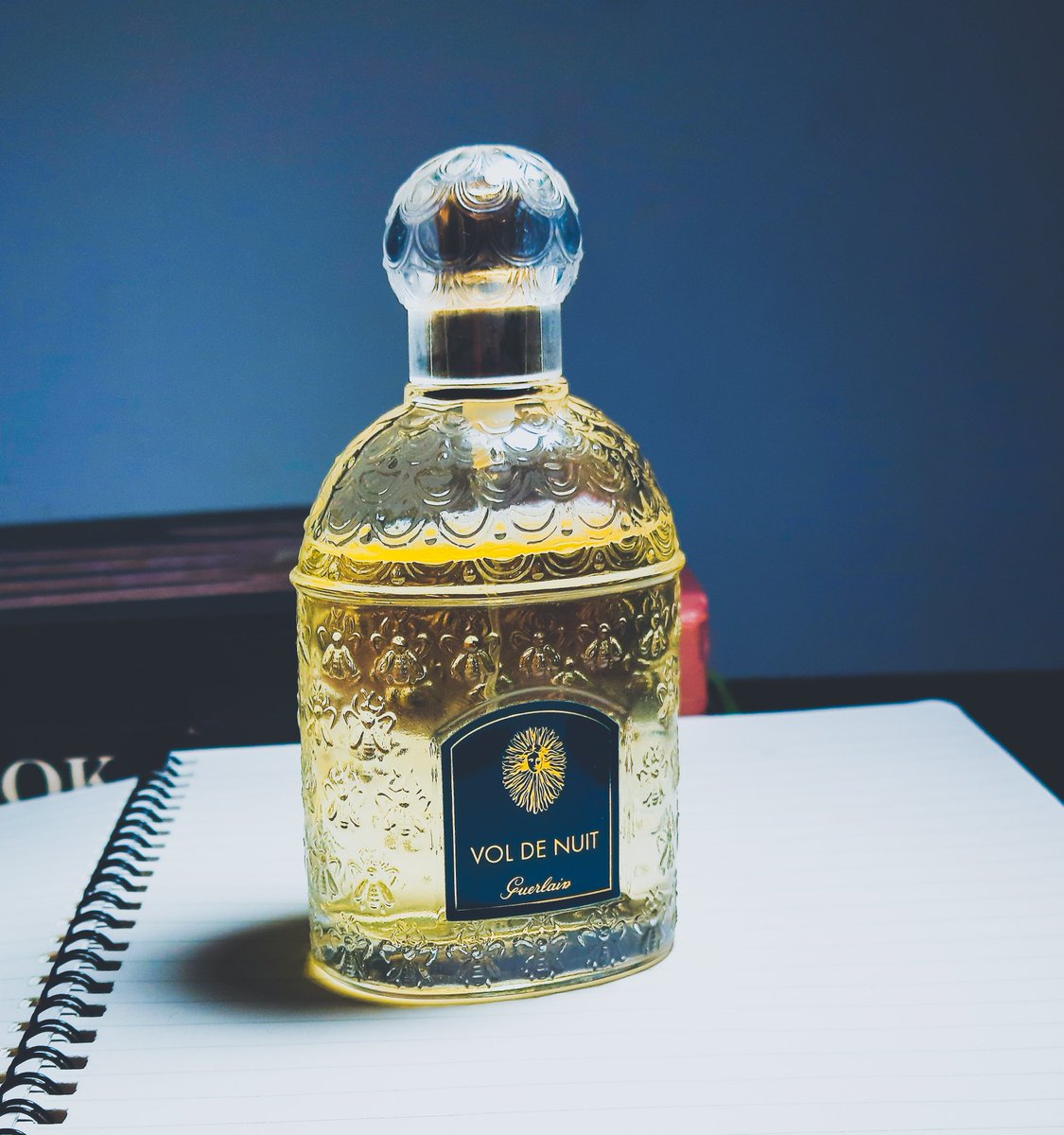 EauCeylon's tweet photo. Got my sense of smell back after few weeks of "cold" & wearing VdN.
Powdery Melancholia in a bottle. Everytime I wear it's such a cozy comforting feel. Green, violet & shades of blue...
#sotd #scentoftheday #Guerlain #voldenuit #jacquesguerlain #srilanka #lk #lka #colombo https://t.co/7poBC2Gacq