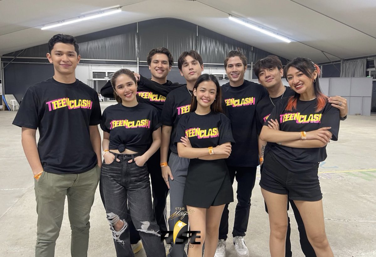 riseartistsph's tweet photo. They are ready for u, CLASH-mates!!! 🤍🤘🏼🎸 

#ClassSessions #TeenClash https://t.co/lucVLEiJIK