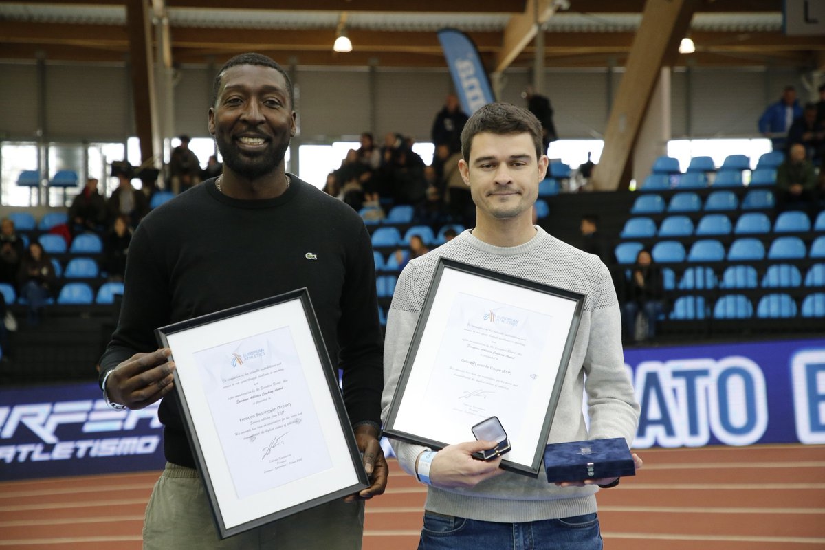 atletismoRFEA's tweet photo. 𝑬𝒏𝒕𝒓𝒆𝒏𝒂𝒅𝒐𝒓𝒆𝒔 𝒅𝒆 𝒍𝒆𝒚𝒆𝒏𝒅𝒂

@EuroAthletics reconoce la labor de 2️⃣ de nuestros técnicos con el EA Coaching Award 2022

👏🏻 @FBeoringyan y @GabiLorente 👏🏻

Además, Gabi Lorente recibe la Insignia Olímpica del @COE_es

#CEatletismoPC https://t.co/L0aBZiFOGL