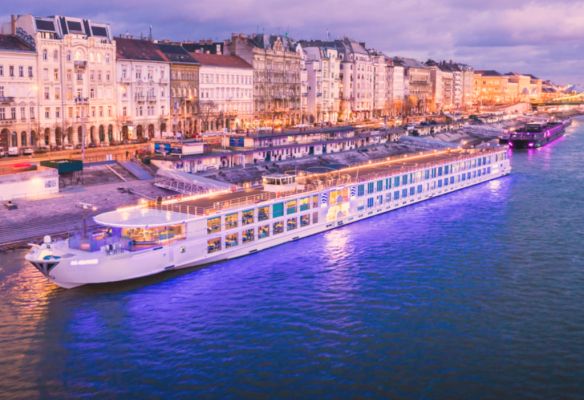 cruiseselect's tweet image. 𝗗𝗶𝗱 𝘆𝗼𝘂 𝗸𝗻𝗼𝘄 𝗲𝘃𝗲𝗿𝘆 𝗨𝗻𝗶𝘄𝗼𝗿𝗹𝗱 #𝗥𝗶𝘃𝗲𝗿 #𝗦𝗵𝗶𝗽 𝗶𝘀 𝘂𝗻𝗶𝗾𝘂𝗲?
👀 We&apos;ve been on 𝑺.𝑺 𝑩𝒆𝒂𝒕𝒓𝒊𝒄𝒆 for a look around 
🌟 Marvel at the Murano Chandelier!
🌟 Compare our unique before &amp;amp; after photos!
👉  buff.ly/3UsqIjX
@UniworldCruises