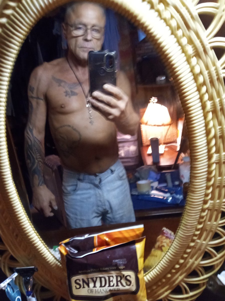 Danny68011702's tweet photo. @angelika_rouge @HornyMooning https://t.co/0SoE9ziG60