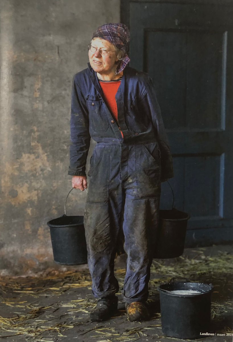 noorhellmann's tweet image. In het maartnummer van het tijdschrift Landleven een voorpublicatie van het fotoboek van Johan Witteman, met foto’s en verhalen van kleine, markante veeboeren. Verschijnt in april bij @UitgeverijKomma 
#landleven #veeboeren #boeren #fotoboek