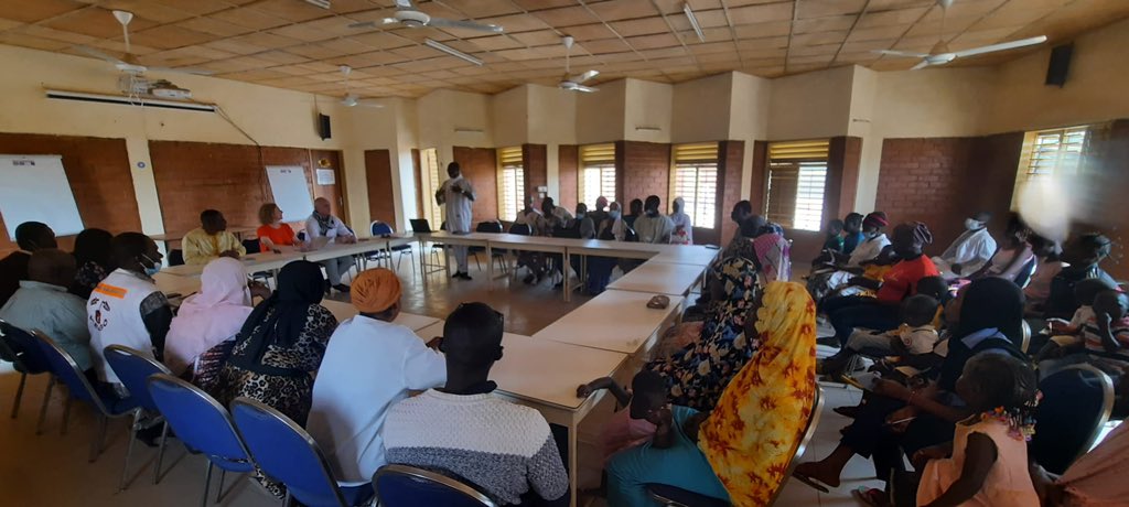 JQuairiat's tweet photo. 15-17/02 Visite de Mme #Heidyrombouts DG Developpement/Aide humanitaire @belgiummfa :
- Comité paritaire 🇧🇫🇧🇪 de suivi de la coopération bilatérale @Enabel_Belgium,
- Rencontres avec les nombreux partenaires nationaux et internationaux,
- Visite de projets #APIL #MDM #Keoogo https://t.co/HInfx4Oe8Z