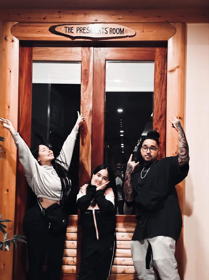 Lagmanpath's tweet photo. We love you my #VITONIA ♥
@tonifowlerpo @TiToVince79 https://t.co/Spzln9D4AD