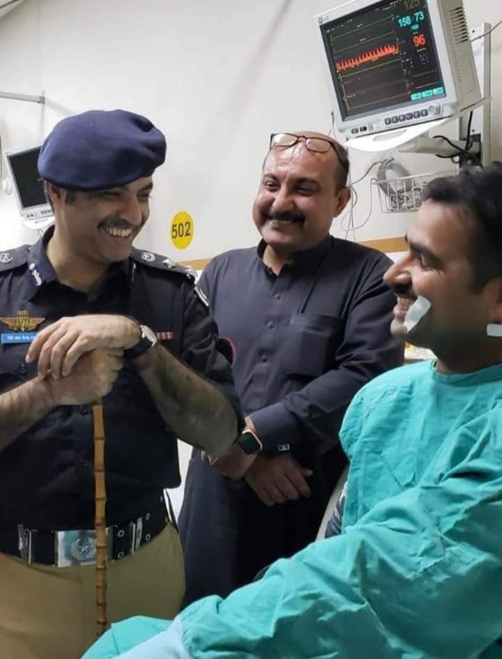 کراچی پولیس کو اپنے غازیوں پر فخر ہے 🇵🇰
