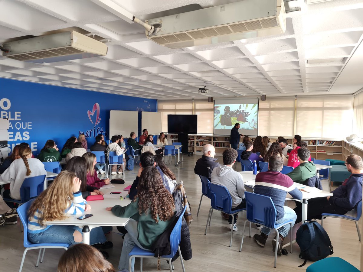 Fin de semana de formación para animadores <a href="/MaristasMedit/">MaristasMediterranea</a> en el colegio <a href="/apamaralicante/">apamaralicante</a> Participan los colegios Maristas de <a href="/MaristasCt/">Maristas Cartagena</a> <a href="/MurciaMaristas/">MaristasMurcia</a> <a href="/maristasdenia/">Maristas Denia</a> <a href="/vlcmaristas/">Maristas Valencia</a> y los animadores de nuestro colegio #SomosFamilia