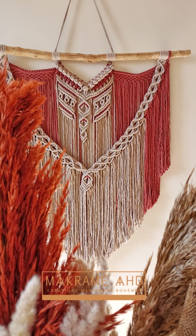 AhdMakrame's tweet photo. ✨🔥 P Y R O 🔥✨
Cette suspension macramé unique apporte une touche naturelle et paisible à votre espace intérieur. Avec ses couleurs rouge brique et couleur de terre, elle crée un équilibre harmonieux entre la force et la stabilité de la terre, et l'énergie et la passion du feu https://t.co/IhbAG00iZ2
