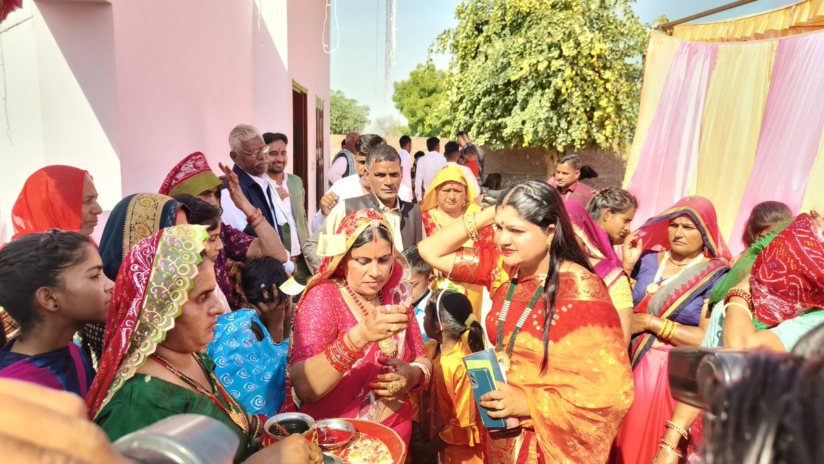 SonaDeviBawari's tweet photo. विधानसभा क्षेत्र रायसिंहनगर से मेरे बड़े भाई श्री मदन जी सारस्वत निवासी 10 AS के दोहिते के भात व विवाह समारोह की बधाई दी और पूरे सारस्वत परिवार को शादी समारोह की शुभकामनाएं दी
#10AS https://t.co/AQdLIyrCDD