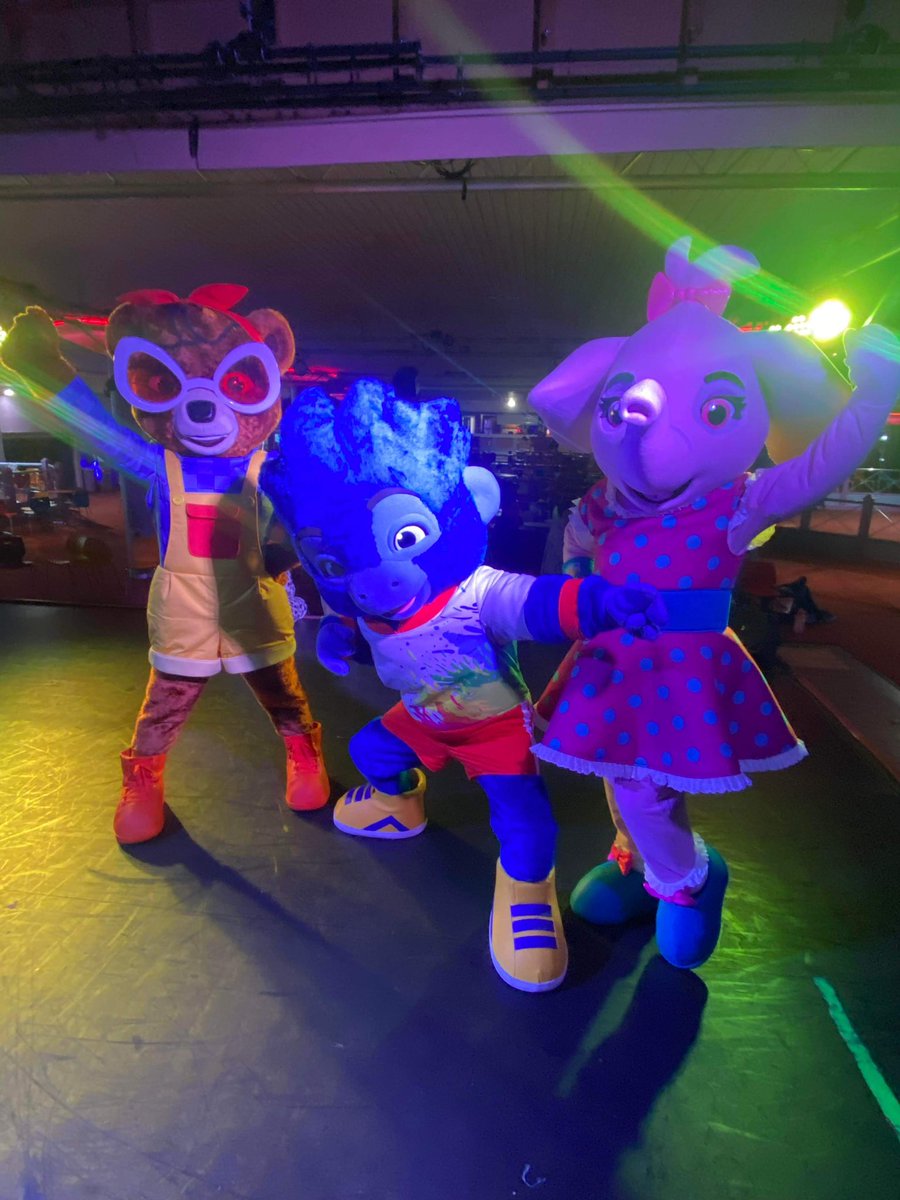 Ciara Smith (@xciarasmithx) on Twitter photo The seaside squad came for a visit to Golden Sands for training with Team Skegness and Team Golden Sands✨ #myhavendays #havenholidays #havenskegness <a href="/havencasting/">Haven Entertainment Casting</a> @haven The seaside squad came for a visit to Golden Sands for training with Team Skegness and Team Golden Sands✨ #myhavendays #havenholidays #havenskegness <a href="/havencasting/">Haven Entertainment Casting</a> @haven