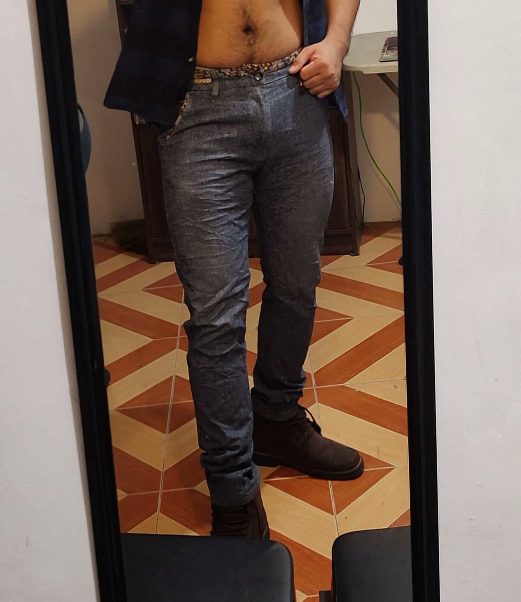 BinaryBleus's tweet photo. Yoh! I got 2 piece of amazing branded clothing for 100 petot each! Let's go!
The pants is extra good ☺️
#trifting #triftfinds #triftfindsph #ukayukay #robhiro #me #binarybleus https://t.co/b8m5hZfq0z