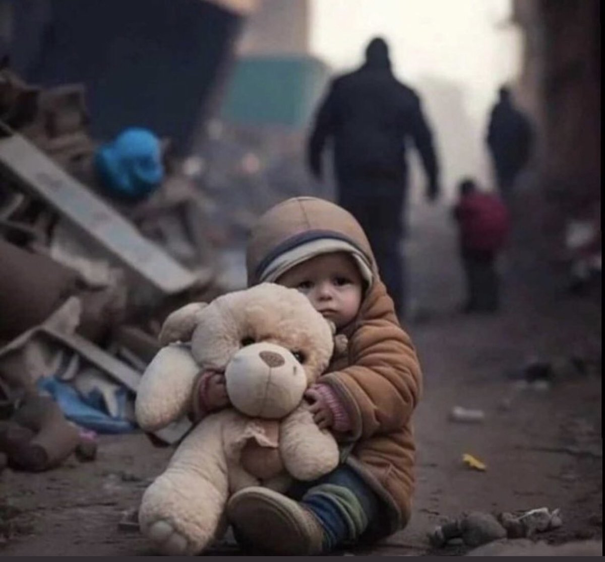 “Ölümün olduğu bu dünyada, 
Hiçbir şey çok da ciddi değildir aslında.”