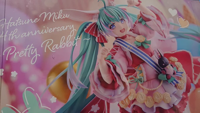 かわいすぎてキレたこの前フィギュア棚整理してマジミラのミクちゃん2人置いたから結局また置くとこ無い 