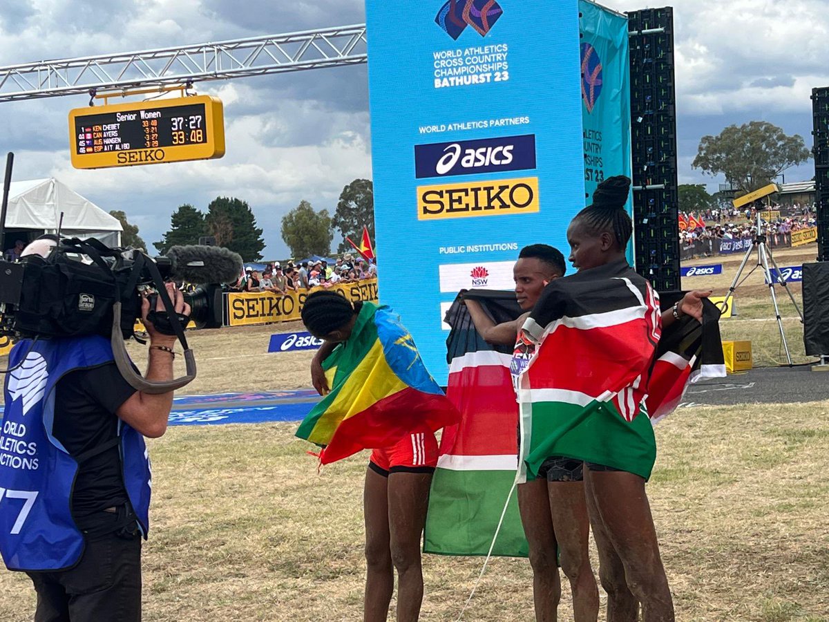 AbabuNamwamba's tweet photo. Six times our beautiful national anthem has belted out in Bathurst, Australia to a global audience. 6 times our brilliant boys and girls have hit the tape to win gold at the #WorldCrossCountry #Bathurst23, with two silver &amp; two bronze also in the mix. Hongera Champs! #TalantaHela https://t.co/hsARkGnQut
