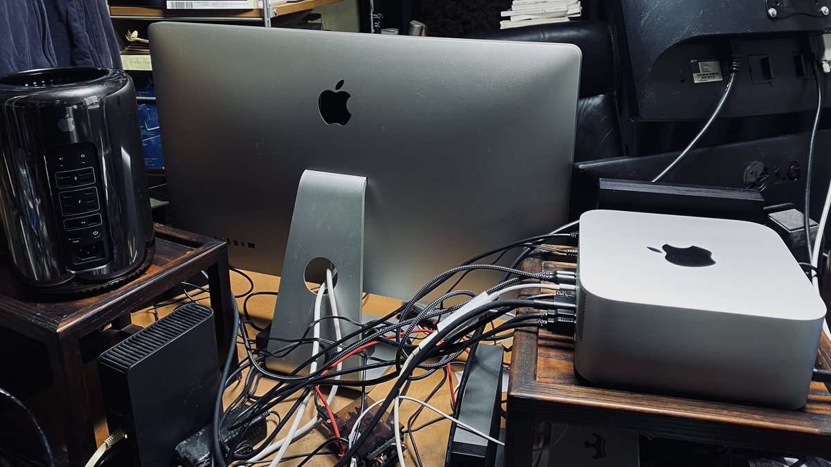 ozzy3635's tweet image. シン・エンジン）「ゴミ箱から弁当箱へ」（#MacPro2013 から #MacStudio2022 へ）不具合がなければ確実に速い😎‼️
#死ぬまでAppleと共に（笑）