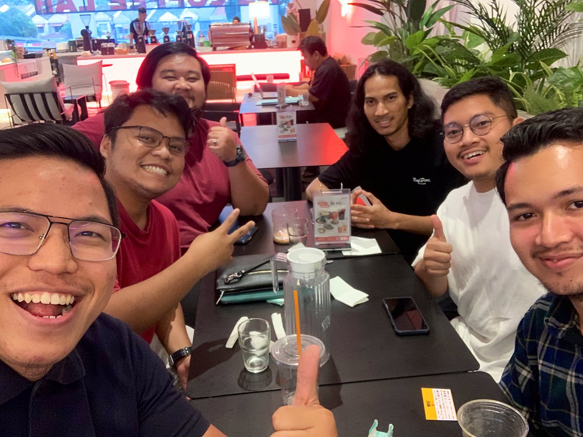 ahmaadsafuan's tweet photo. BOSAN 6.0 Lineup!

Serious banyak input dapat from today's session! E-Com, Content, AI, Career. Fuhh semua lah!

Thanks @okmuazh organise this meet up!

Nantikan BORING 1.0 🤣🤣

@wolfipali @aqiljunaidi_ @danwritentell @denqayyum https://t.co/kiv3DKEHtr