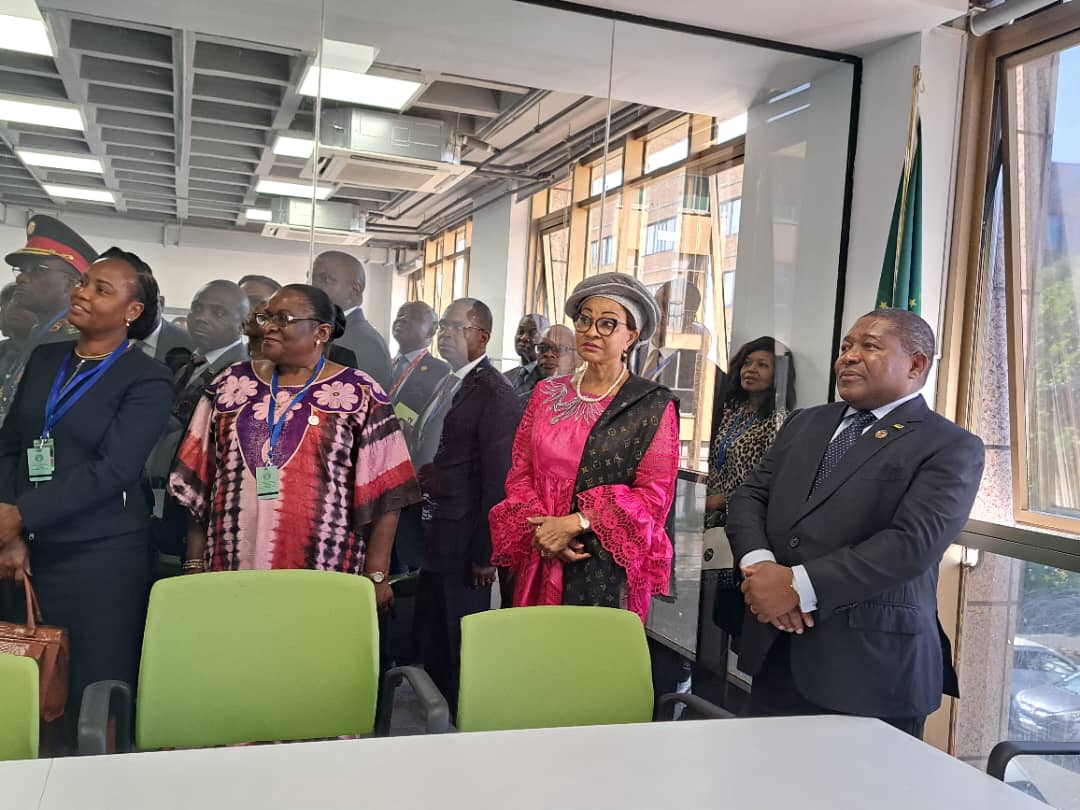JosefaSacko's tweet photo. President Filipe Jacinto Nyusi @FNyusi &amp; his delegation toured the African Multi_Hazard Early  Warning &amp; Action System #AMHEWAS Stuation Room at Margins of 36th AU #HoSG Summit. He has &amp; continues to successfully champion various  initiatives on #DisasterRiskReduction in Africa https://t.co/loIFllp4No