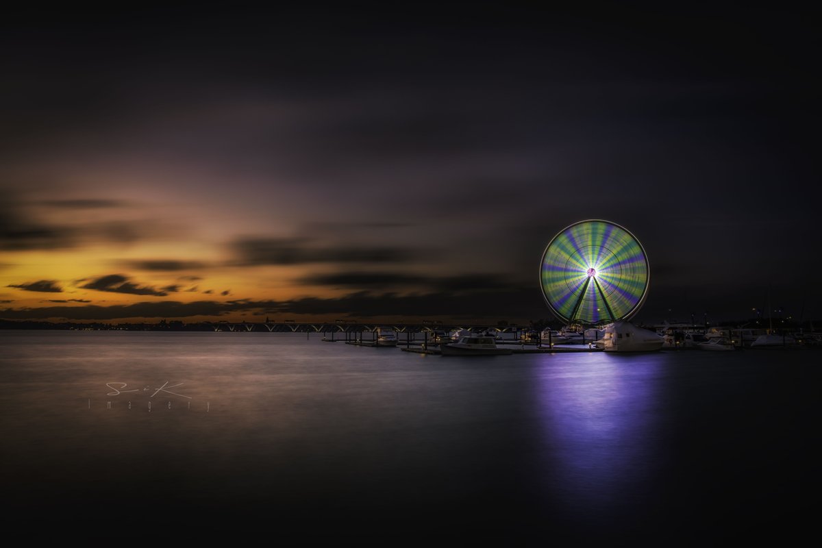 The #Weekend is upon us!  Let’s see those #SaturdaySunsets, or a nice #sunrise if you’ve got one.
Here’s a fun #sunset #longexposure of the #CapitalWheel and the #NationalHarbor outside of #WashingtonDC.  Such a #coolsky that night.
Like/Comment &amp; #Retweet your favs!