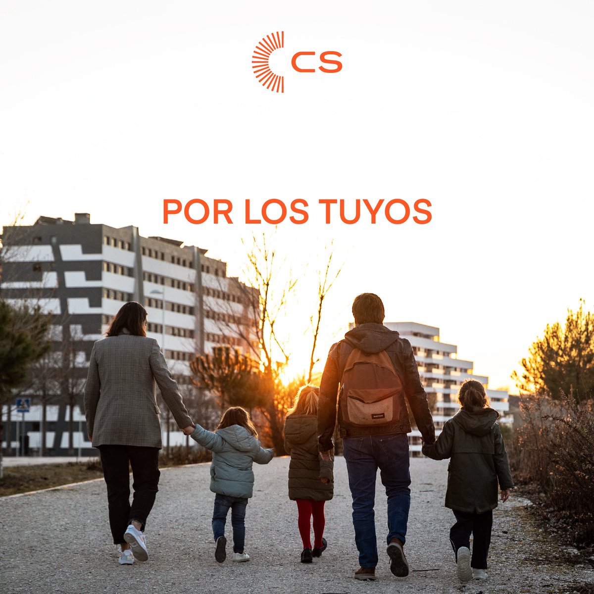 Este es nuestro lema de precampaña para el #28M

Estamos aquí para ser la voz y el escudo de los que más te importan y a los que nadie defiende. Estamos aquí por los mismos motivos por los que la clase media se levanta cada día: legar un país mejor a los que vienen.

#PorLosTuyos
