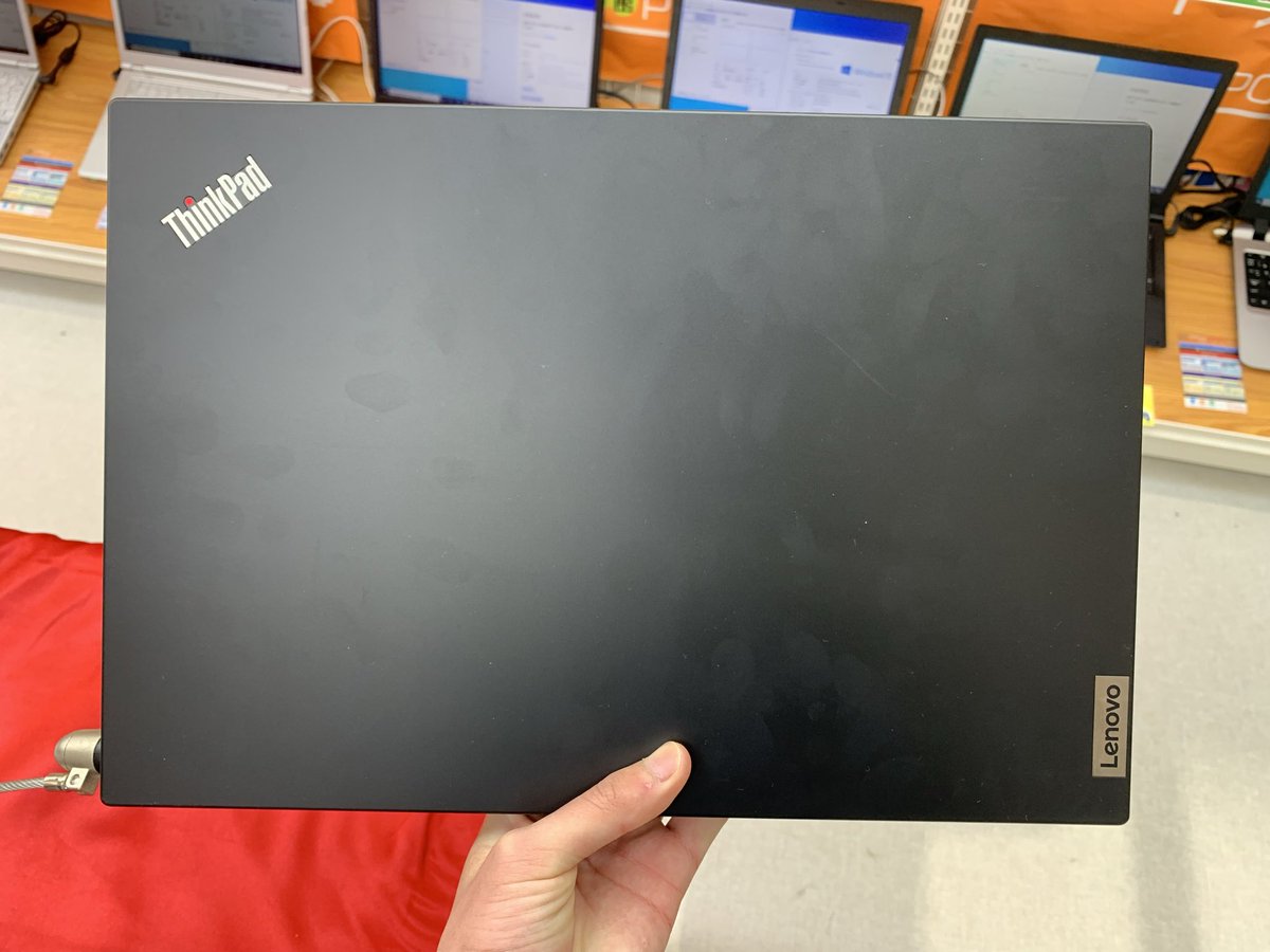 PCcomfullAKB4's tweet image. 今週の日曜日限定セール品のご紹介！
【Lenovo ThinkPad L15】
第10世代i5搭載のThinkPad！バツグンのCPU性能に、安心の新品ストレージ入り💕
とにかくキーボードの打ち心地が良く、作業捗る♪リモート作業もかなり快適に行えます👍
🟦Windows11対応🟦

在庫は5台！
#Lenovo #ThinkPad #L15