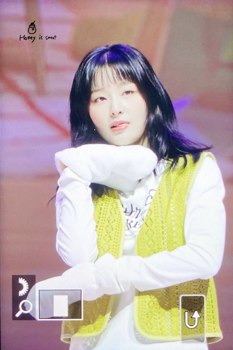 HoneyIsSweet210's tweet photo. 230218 생일파티

#레드벨벳  #RedVelvet  #SEULGI   #슬기 https://t.co/rnTlIDjzOL