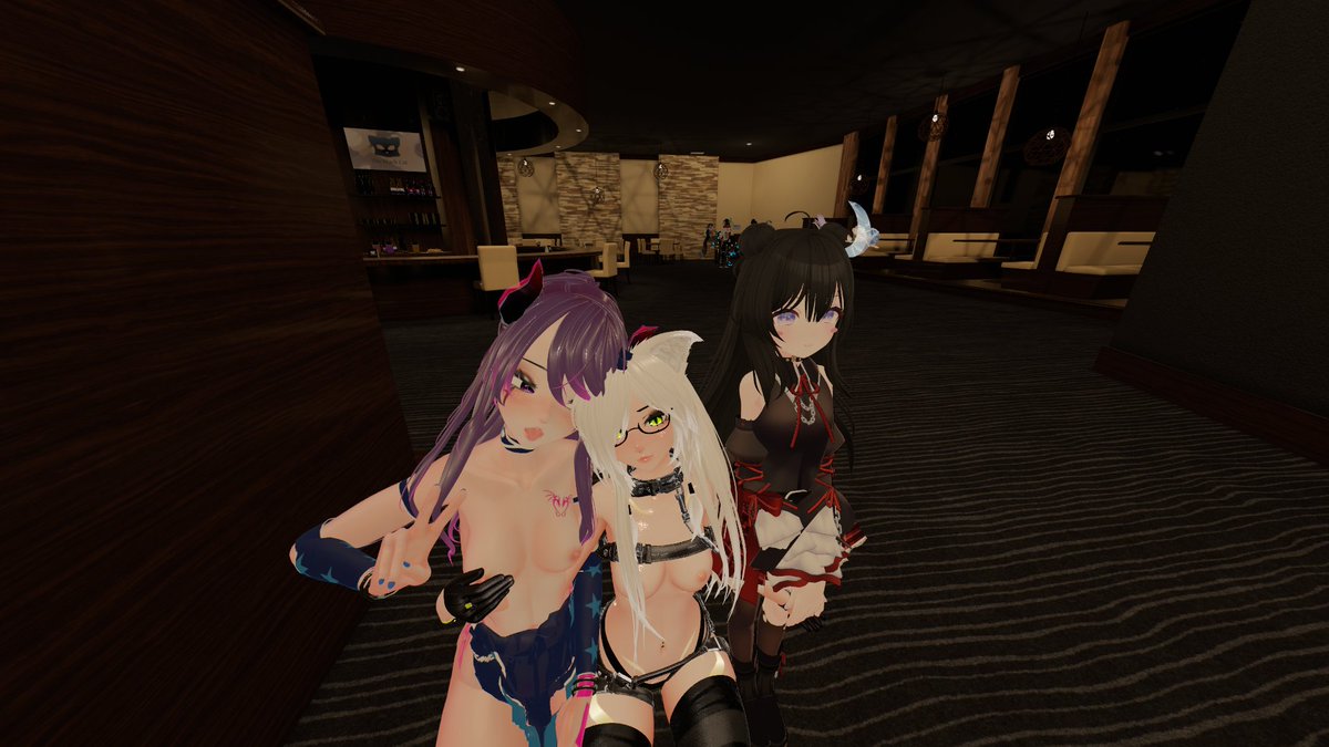 zeniczen1's tweet photo. #exhibitionism #vrclewd https://t.co/Wn6qYxNCIu
