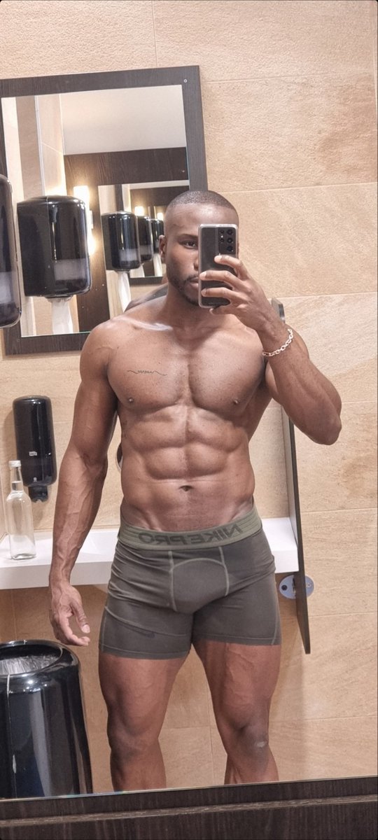 Kmeleon__90 (@kmeleon__90) on Twitter photo Current shape.
178 cm / 84 kg Current shape.
178 cm / 84 kg