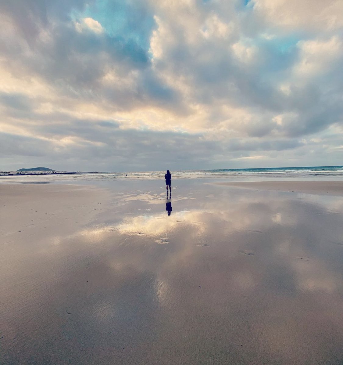 ClaireUjma's tweet image. Good morning all!
Show me some clouds or reflections or both!