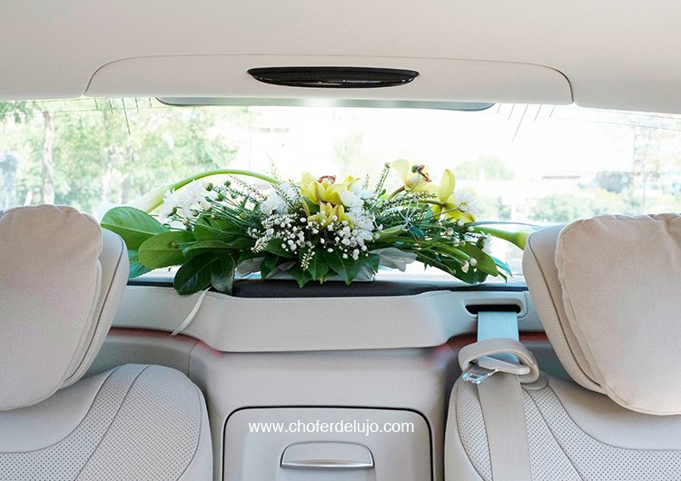 ChoferLujo's tweet photo. Alquilar un coche con chófer para tu boda: 3 puntos clave.

https://t.co/OZtEvCRqJ7

#choferdelujo #chofermadrid #mecaso #bodas2023 #bodasmadrid #novios #trajenovia #choferbodas #cahuffeur https://t.co/kjM3Fu9DYa