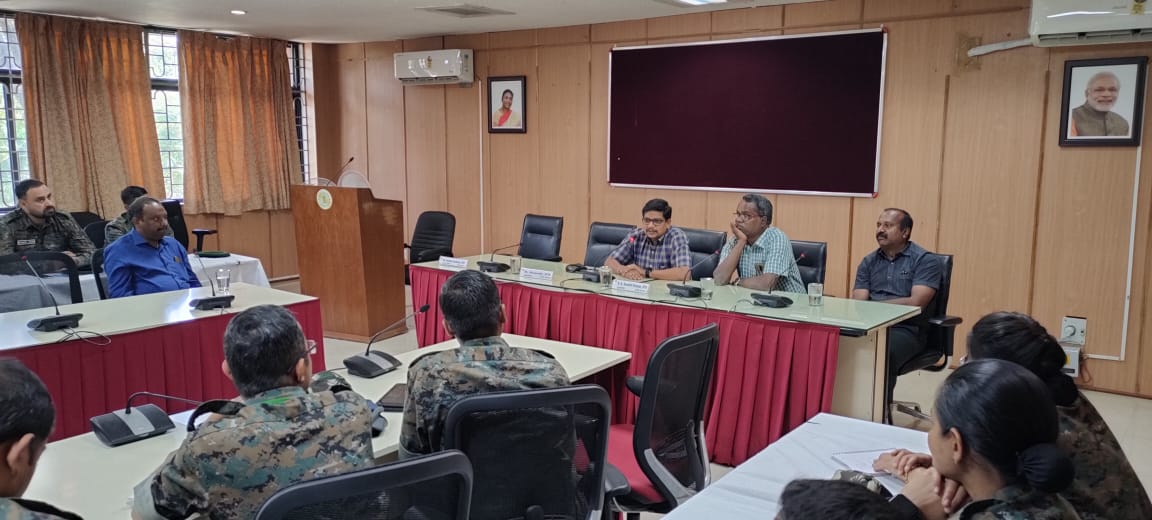 casfoscbe's tweet photo. 47 nos. of 9th FRO Batch Officer Trainees from Telangana State Forest Academy  accompanied by faculty members Shri Ramesh, IFS and Shri Vamsi Krishna visited CASFOS Coimbatore on 18-02-2023. Faculty Members @casfsocbe Dr. Anandh, IFS &amp; Dr. V.S. Senthilkumar, IFS addressed the OTs https://t.co/V7x9giJisY