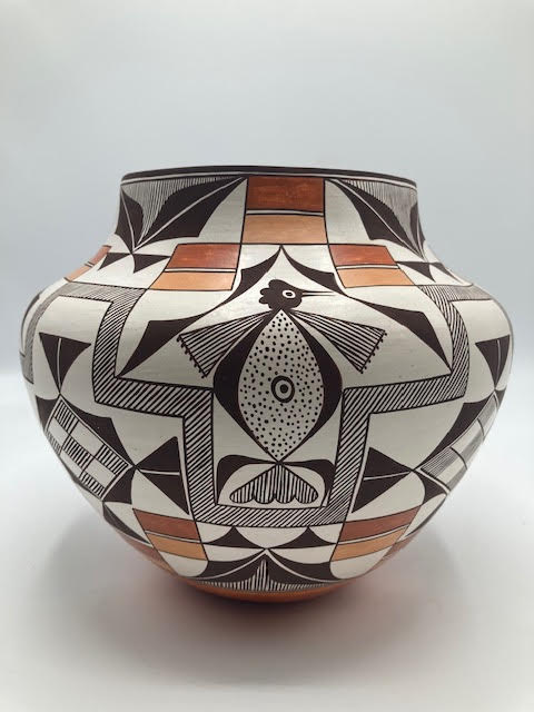 pueblopots's tweet photo. News from Fox Pueblo Pottery - https://t.co/a8DnhDMt63 https://t.co/g2rILxkKt7