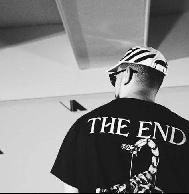 Uzalo_SABC1's tweet photo. Rest in Peace SupaMega 🕊️ 🕊️

“If I Die I Pray to God he brings me back as Sim Dope” 

#ThisisforSupervisionandControl 
#AKAMemorial #restinpeaceaka https://t.co/fmLg13KIBQ
