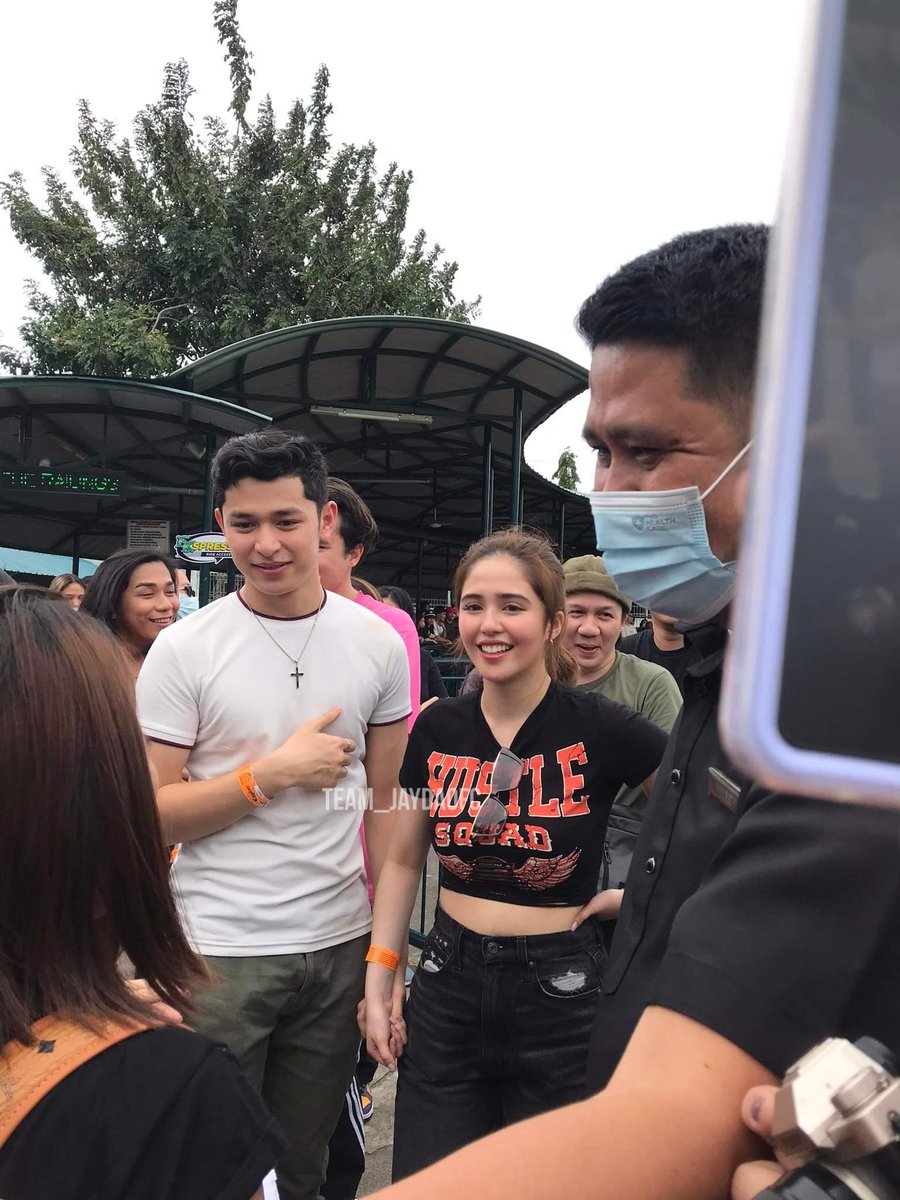 AlJayOfficial_'s tweet photo. May nag Charge po 🙈💜

#AlJay #ClashSessions
#JaydaAvanzado #AljonMendoza https://t.co/yI3pXk0qyR