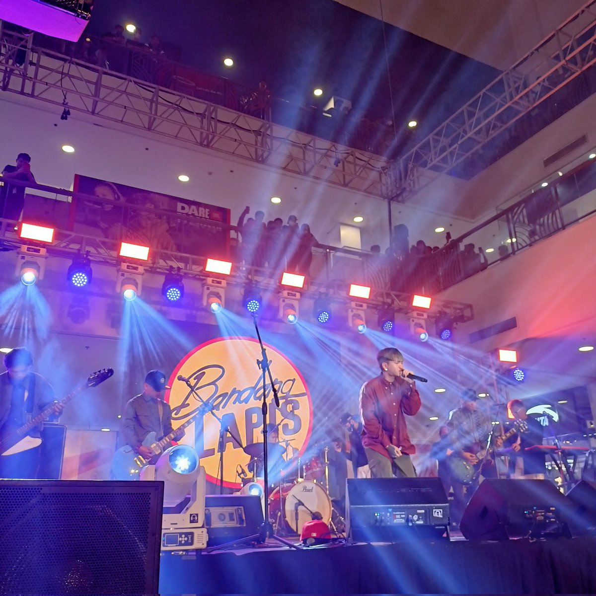 harborpointmall's tweet photo. #atm at Ayala Malls Harbor Point 🤩
 
ALive Session with @BandangLapis  💙🧡

 #iLoveHarborPoint  #YourShoppingGatewayToSubicBay #ALiveSession #BandangLapis #EarlAgustin #AmielSol https://t.co/sOQFAUkm59