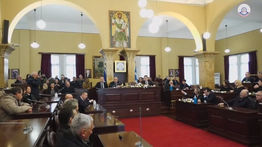 dimosioanniton's tweet photo. Σε κλίμα βαθιάς οδύνης η έκτακτη σύγκλιση του Δημοτικού Συμβουλίου.
https://t.co/uBgnKkbPZp https://t.co/UpGYxS2hKf