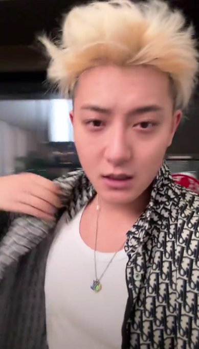 TaoTurkey's tweet photo. [230218] #ZTAO Kwai Canlı Yayını başladı.

Kwai Yayın Linki: https://t.co/UYpK0JEkPO…

#HuangZitao #黄子韬 #타오 #タオ 
@hztttaoswag https://t.co/Q709cmUhTT