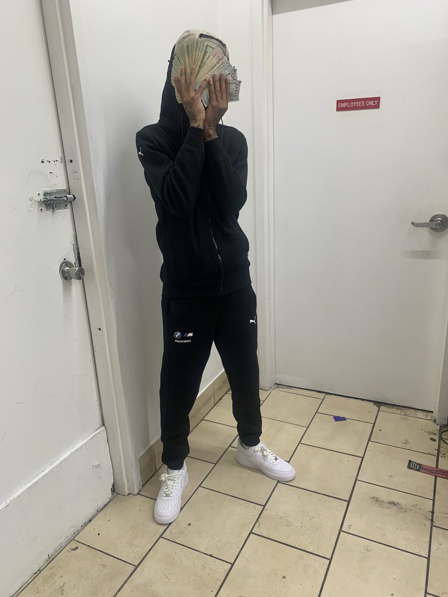 solidklan5's tweet image. everbody they own boss we all getting this 💰