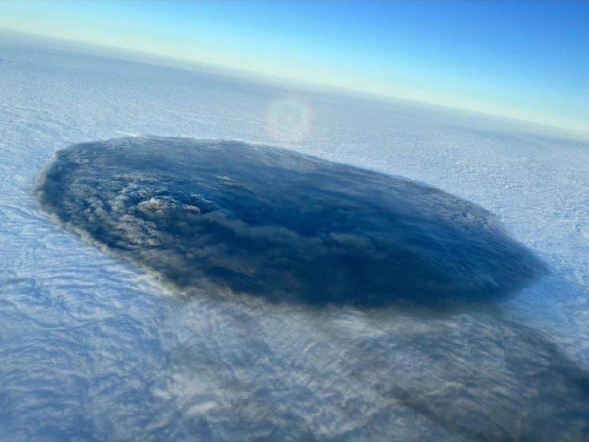 silly_angle's tweet photo. Aerial photos of the scene of the vinyl chloride explosion accident in Ohio, I don’t know if it was the most serious moment, it looks amazing. The government is still covering up the facts, claiming that the evacuated residents can go home, can they go home and mention cancer? https://t.co/18I9b8dSk4