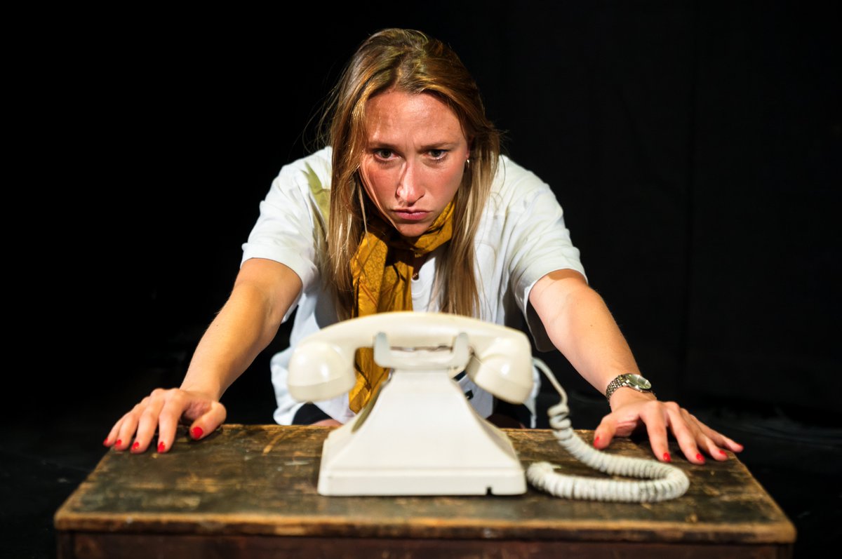 wearevault_'s tweet photo. “Captivating” - Phoebe Waller-Bridge

Don’t miss #PaulinePlay a new comedy drama about finding your nan’s suicide note by award-winning writer &amp; performer @sophiebentinck

From 28th Feb at #VAULTFestival 2023.
Tix at https://t.co/DBPslPvNGE https://t.co/4Ly48Xety4