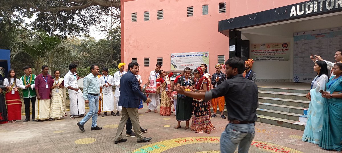 nssskcgvr's tweet photo. Inaugural session of #NICkolkata
@NSSChennai @nsstvm @NSSRDPATNA @nss_rdguwahati @nssrdB @rdnss_kolkata @nssbbsr @NssrdD @NSSRDLucknow @nssrdhyderbad @_NSSIndia @YASMinistry @pankajsinghips @AthulNadht1 @NandanarajeevP1 @Megha_k_m_ @ConnectingNss @ #UniversityofBurdwan @_nssbu https://t.co/vzUE621whc