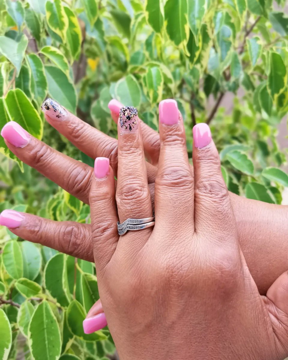 buffer_beauty's tweet photo. Bubblegum pink nails 💅

@buffer_beauty
#Bufferbeauty #beautyobsessed #BufferbeautyNails #manicure https://t.co/jOVI7fllnT