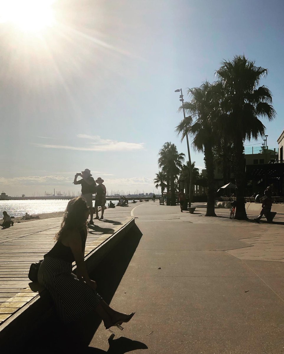 BABUGARU's tweet photo. メルボルンのビーチといったらSt Kilda🏖夕陽がめちゃくちゃ綺麗に見える🌅

メルボルンcityからもトラムで30分で行ける場所だからいいチルスポ😎

#オーストラリア留学
#メルボルン
#メルボルン旅行
#melbourne 
#ワーホリ
#オーストラリアワーホリ
#オーストラリア旅行 https://t.co/5BPce8Le8W