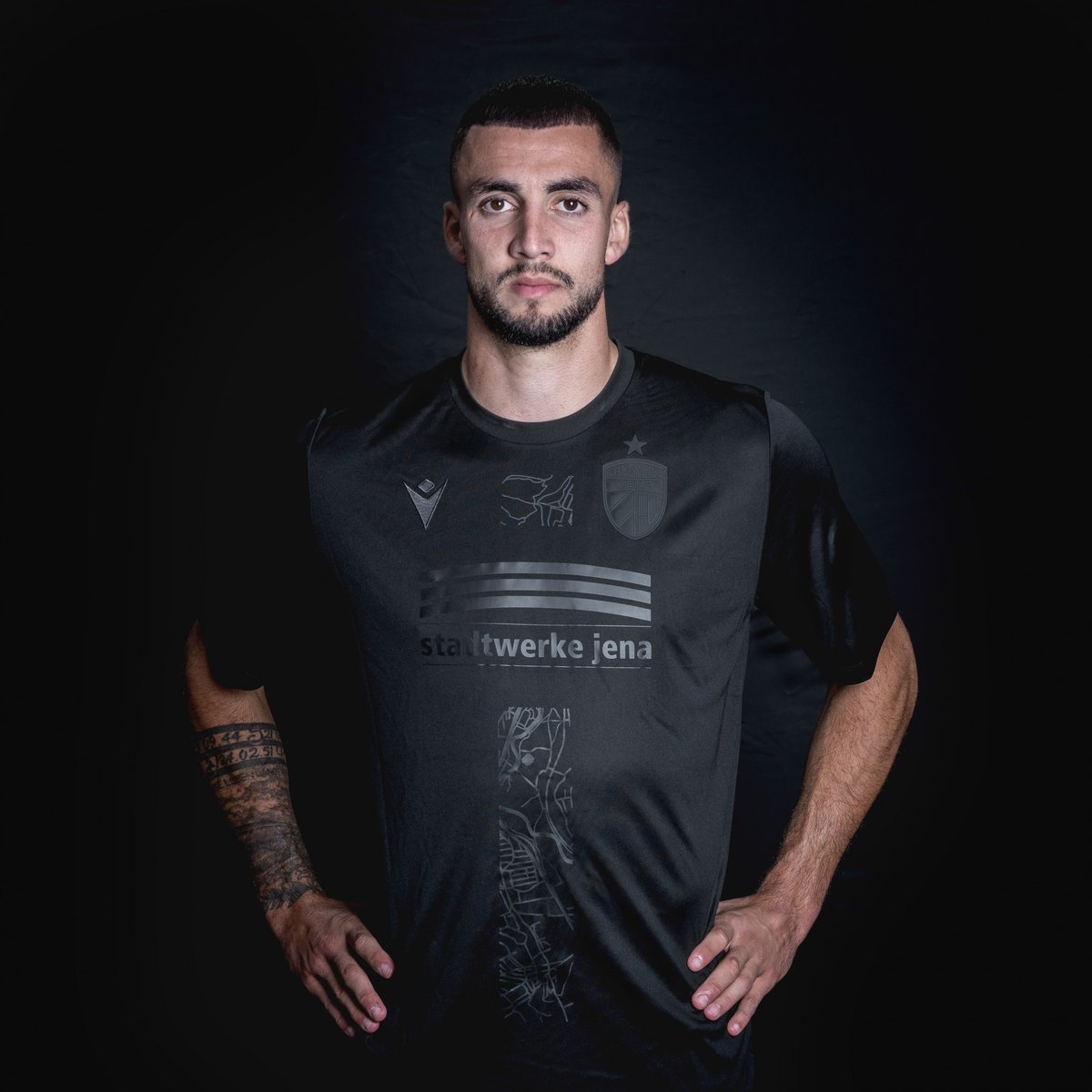 BundesligaBoxes's tweet photo. A lot of press over the Dortmund special shirt. If you like a blackout shirt and looking for something different why not support a club such as @fccarlzeissjena who have this beauty available 🕵️

https://t.co/aWoK4uTZ6l https://t.co/R2UmirEbbE