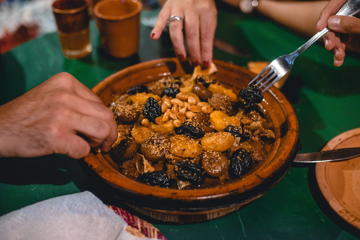 chef__salim's tweet photo. Beef Tajine with Prunes, Abricots, Figs, and Amande.
A Tasty Moroccan Dish.
#foodblogger https://t.co/i7b24x0wjJ