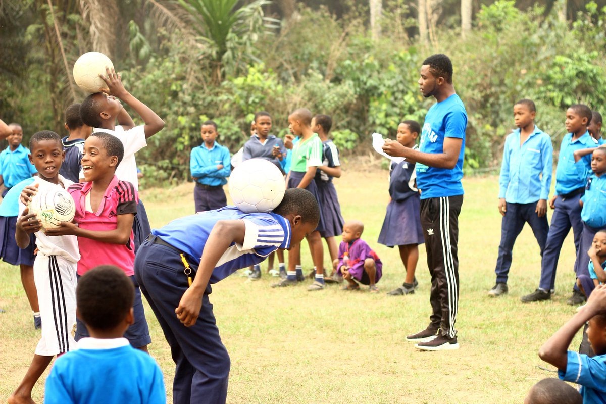 ChukwuebukaFA's tweet photo. WEEK 61
2023 CHUKWUEBUKA SCHOOL FREESTYLE ⚽ TRAINING PROGRAM" #CSFFTP23

The #CSFFTP return On Friday 17th Feb. With Students Of Excellent Int'l College and Global College with our founder @ChukwuebukaEZ

#ChukwuebukaFreestyle #ChukwuebukaEzugha #School #ChukwuebukaAcademy
1/2 https://t.co/q1rygQOE3r